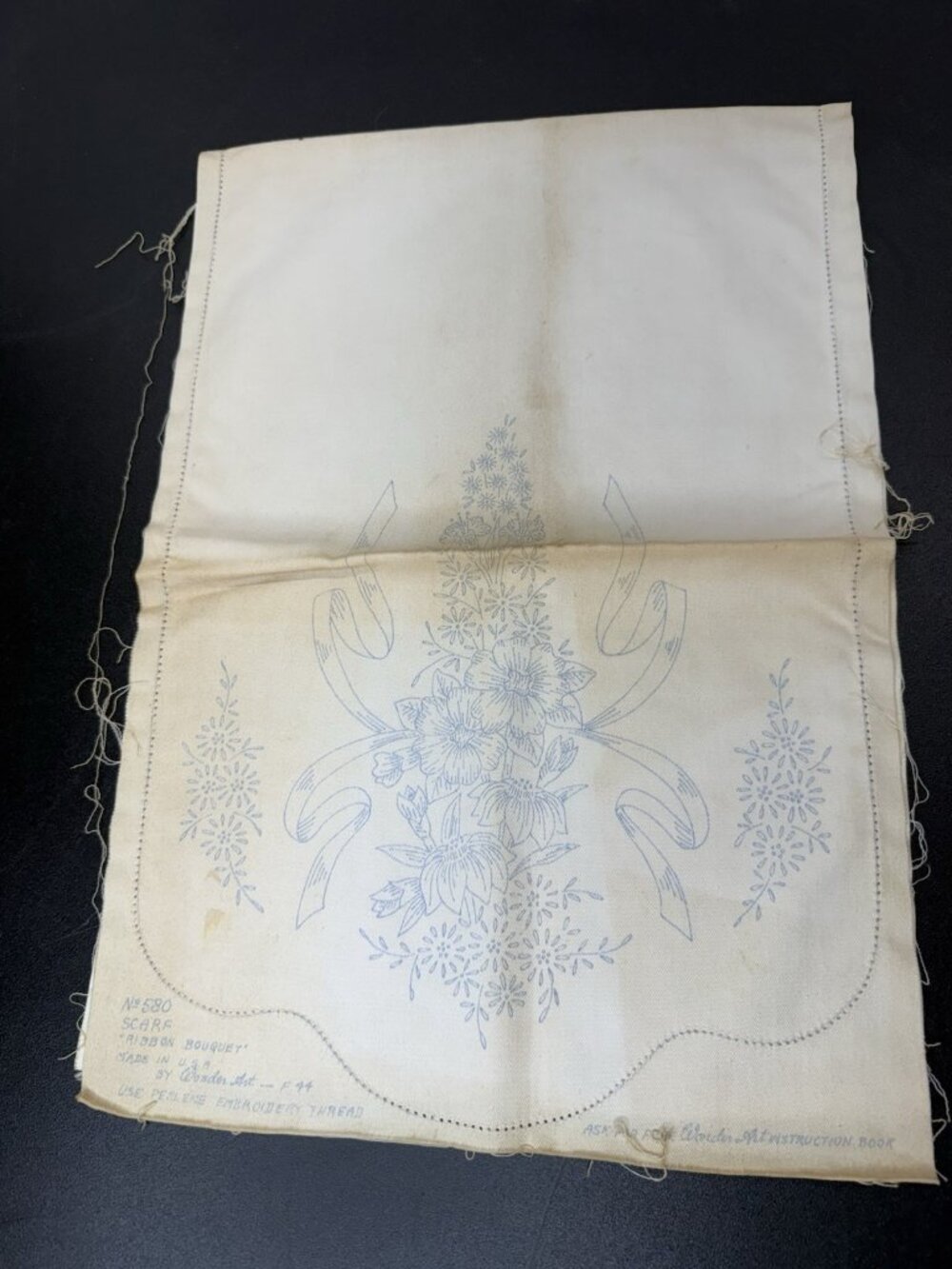 Vintage Embroidery WonderArt Dresser Table Scarf #580 Ribbon Bouquet